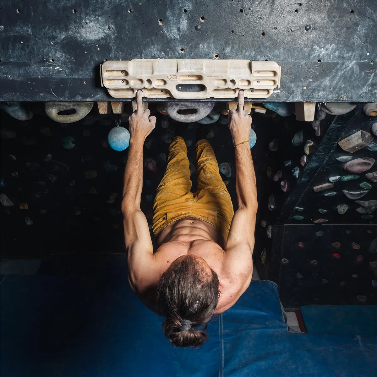 YY Vertical Verticalboard Evo – Trave di arrampicata per arrampicatori esperti – Hangboard Completo, tavola da arrampicata con prese, barra di trazione, sollevamento pesi e rinforzo