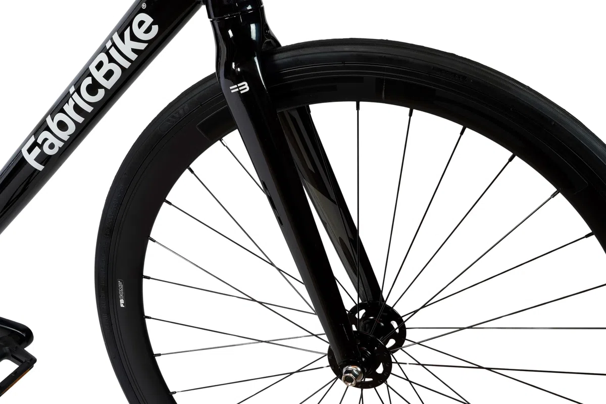 FabricBike Light Fixed, Fixie, Single Speed, Telaio e Forcella in alluminio, Ruote 28", 4 colori, 3 misure, 9,45 kg circa.