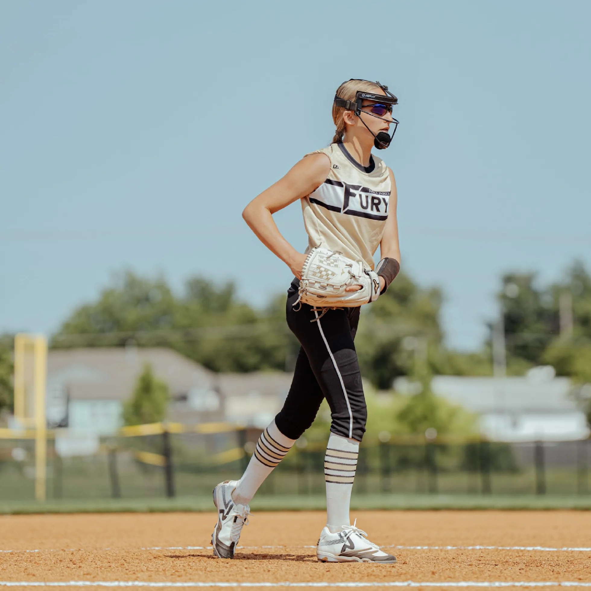 RIP-IT Defense Softball Fielder's Mask, Taglio Leggero e Sicuro per la Massima Protezione e Comfort, Non ostacola la Vista, Adatto per Code di Cavallo