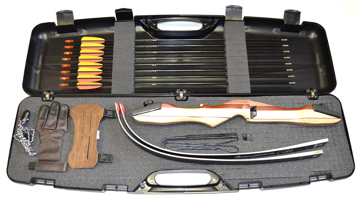 Ragim Wildcat Plus - Set per principianti con 8 frecce in fibra di vetro, valigetta e accessori