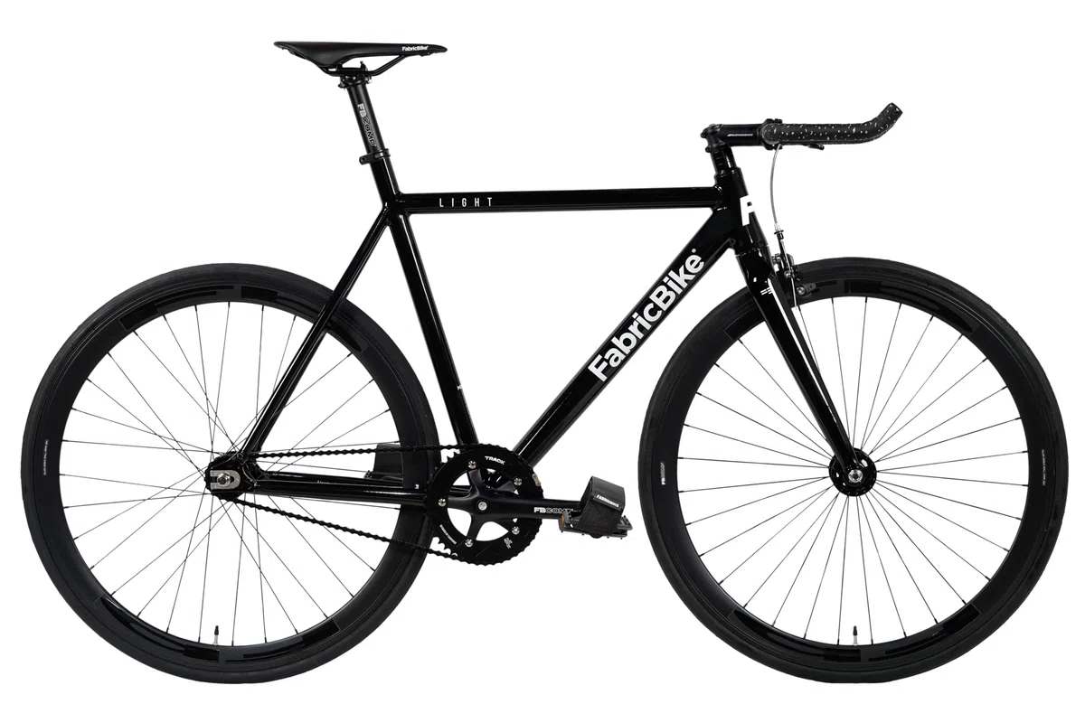 FabricBike Light Fixed, Fixie, Single Speed, Telaio e Forcella in alluminio, Ruote 28", 4 colori, 3 misure, 9,45 kg circa.