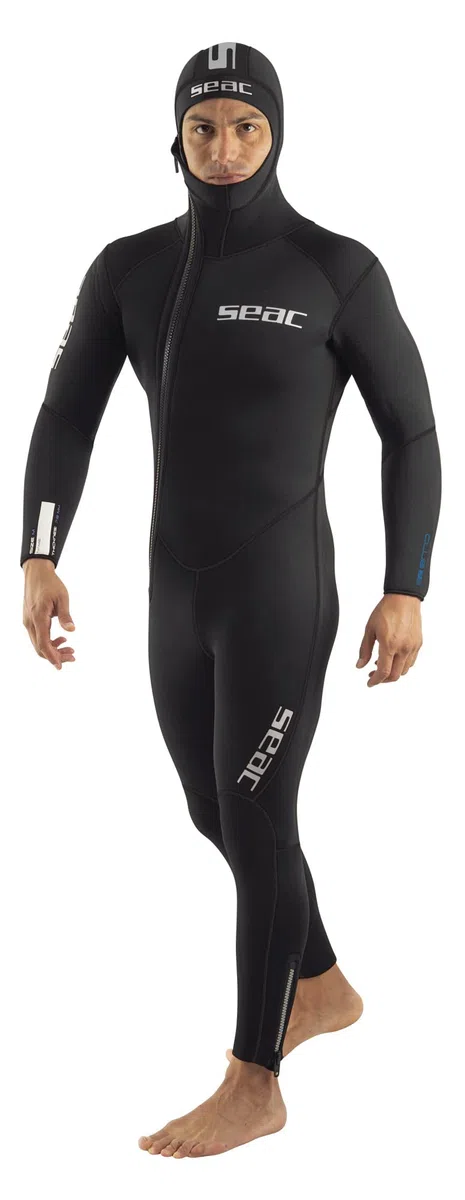 Seac Club Man, muta in neoprene da 7 mm con cappuccio integrato, protezioni in Powertex nelle spalle, ginocchiere e fondoschiena