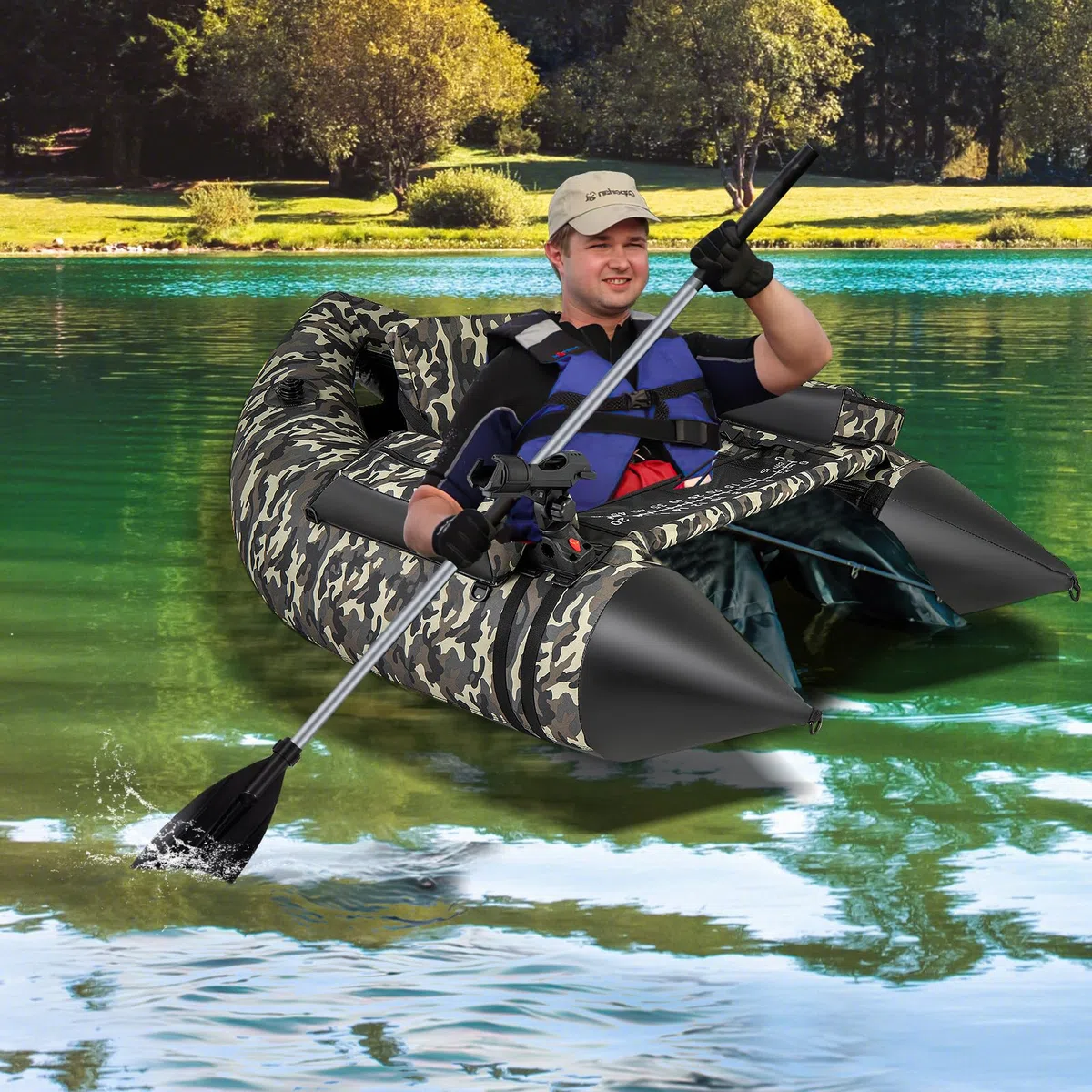 HOMASIS Barca da Pesca Gonfiabile a Forma di V, Barca Galleggiante Gonfiabile con Supporto per Canne con Stoccaggio di Attrezzature, Barche da Pesca a Mosca con Pinne, Remi e Pompa, 150 x 110 x 48 cm,