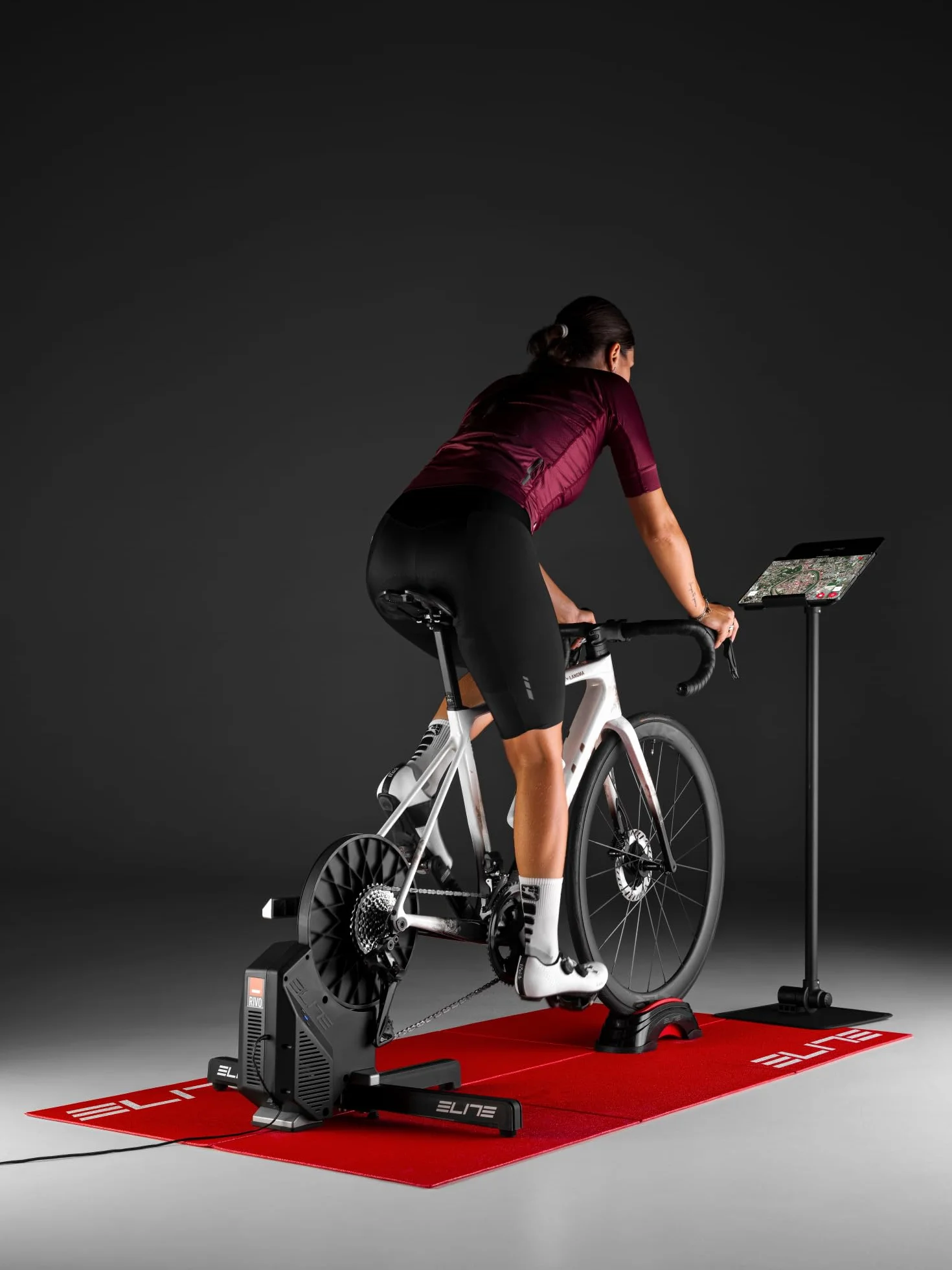 Elite Rivo Rullo Smart – Standard o Bundle Zwift – Rullo Direct Drive, Ciclismo Indoor, Precisione Potenza ±2,5%, WiFi + Bluetooth, Ultra-Silenzioso, Compatto Pieghevole