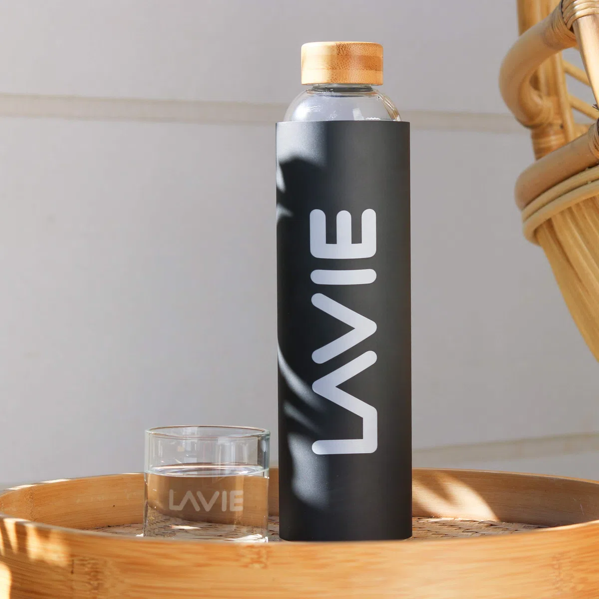 LaVie PURE Depuratore d'Acqua Innovativo a Luce UVA, Senza Materiali di consumo. Trasforma l'Acqua del Rubinetto in Acqua Pura, Fresca e dal Sapore Gradevole in soli 15 Minuti - Capacità 1 L