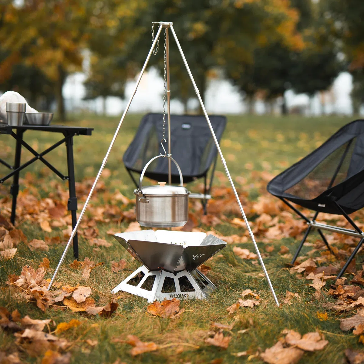 BOXIO - FIRE BUNDLE: braciere in acciaio inox con griglia e tre zampe – braciere ottagono per esterni e campeggio, piccolo braciere con parascintille, set di mini braciere per giardino e falò