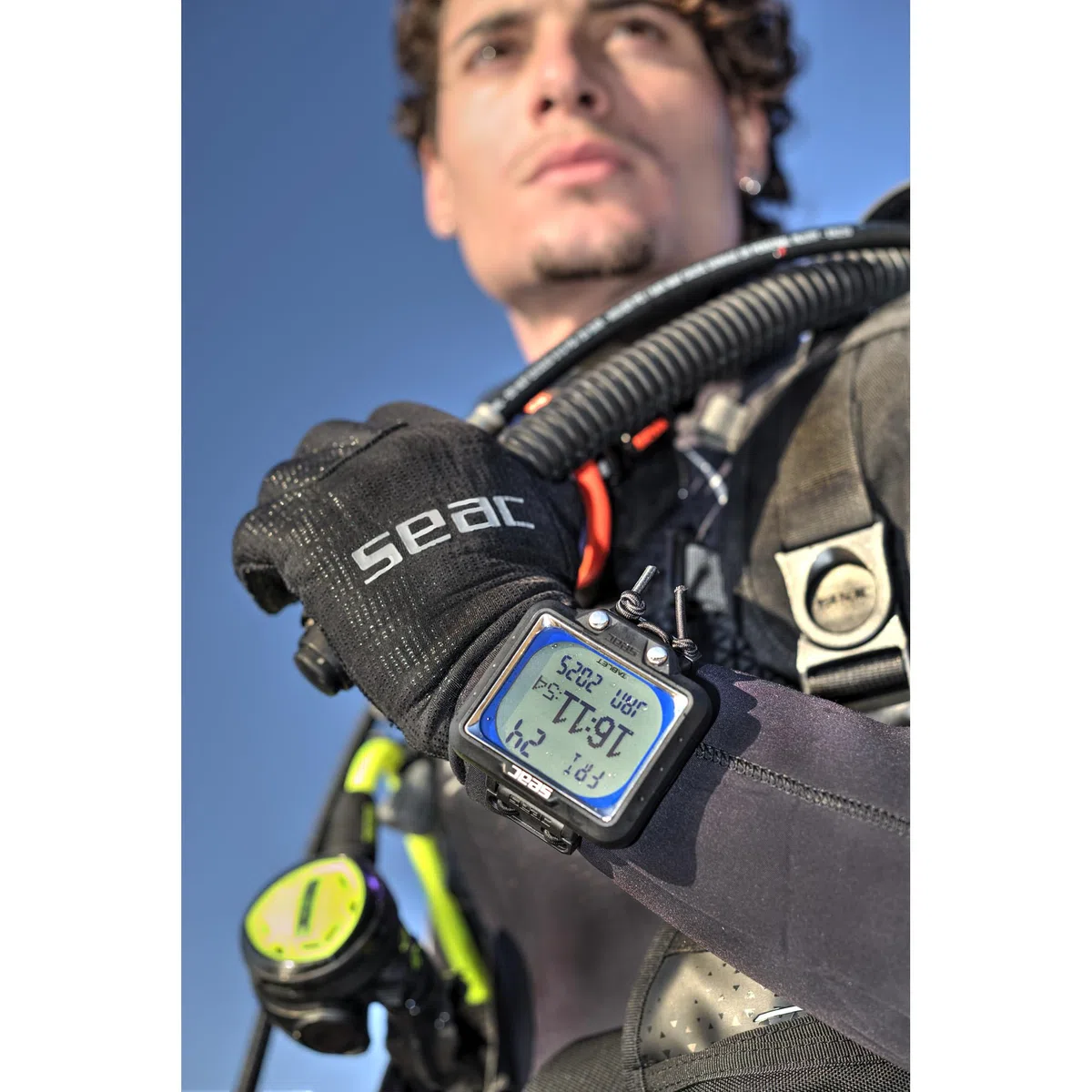 SEAC Tablet, Computer Subacqueo per Immersioni con Bluetooth Integrato, Gestione Fino a 3 Miscele, Ampio Display, Connessione Wireless con Massimo 3 Trasmettitori