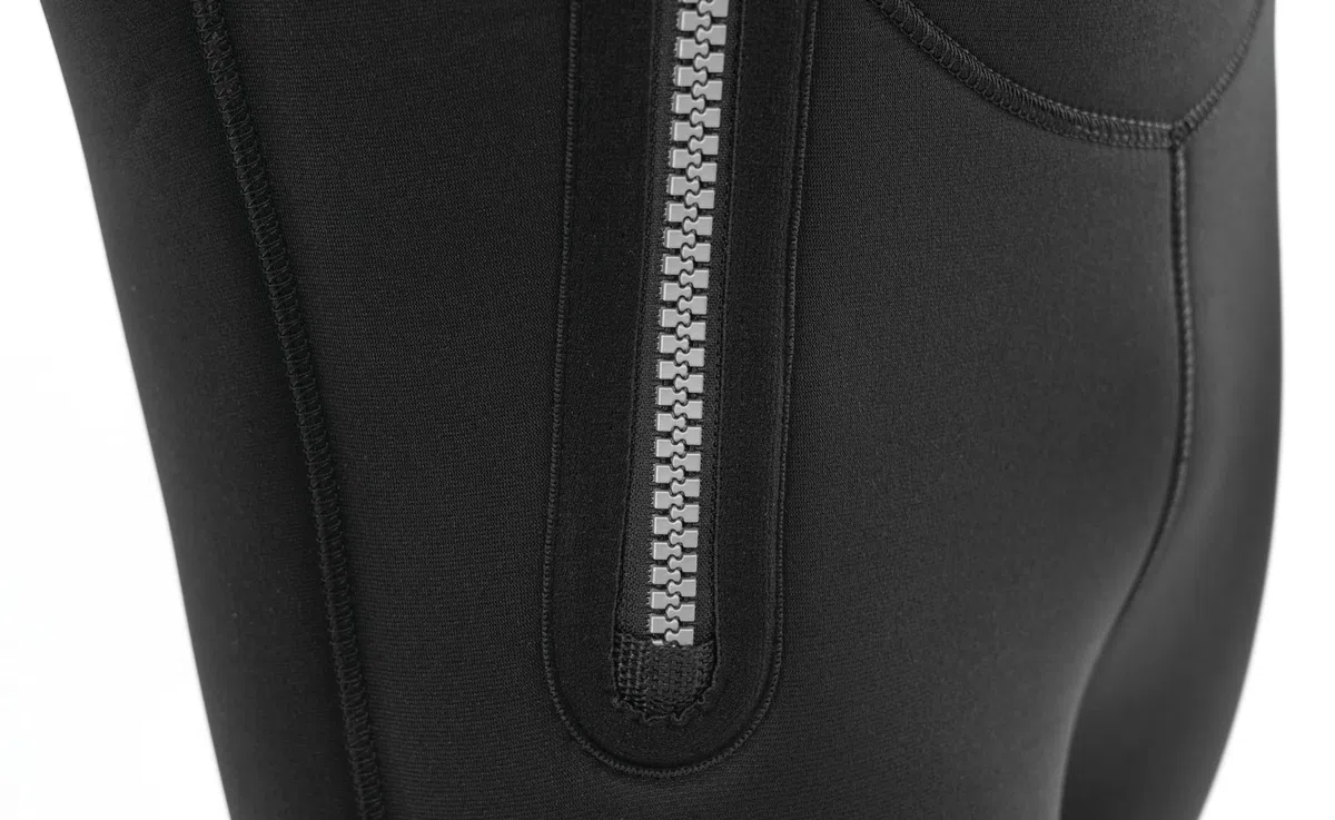 Seac Club Man, muta in neoprene da 7 mm con cappuccio integrato, protezioni in Powertex nelle spalle, ginocchiere e fondoschiena