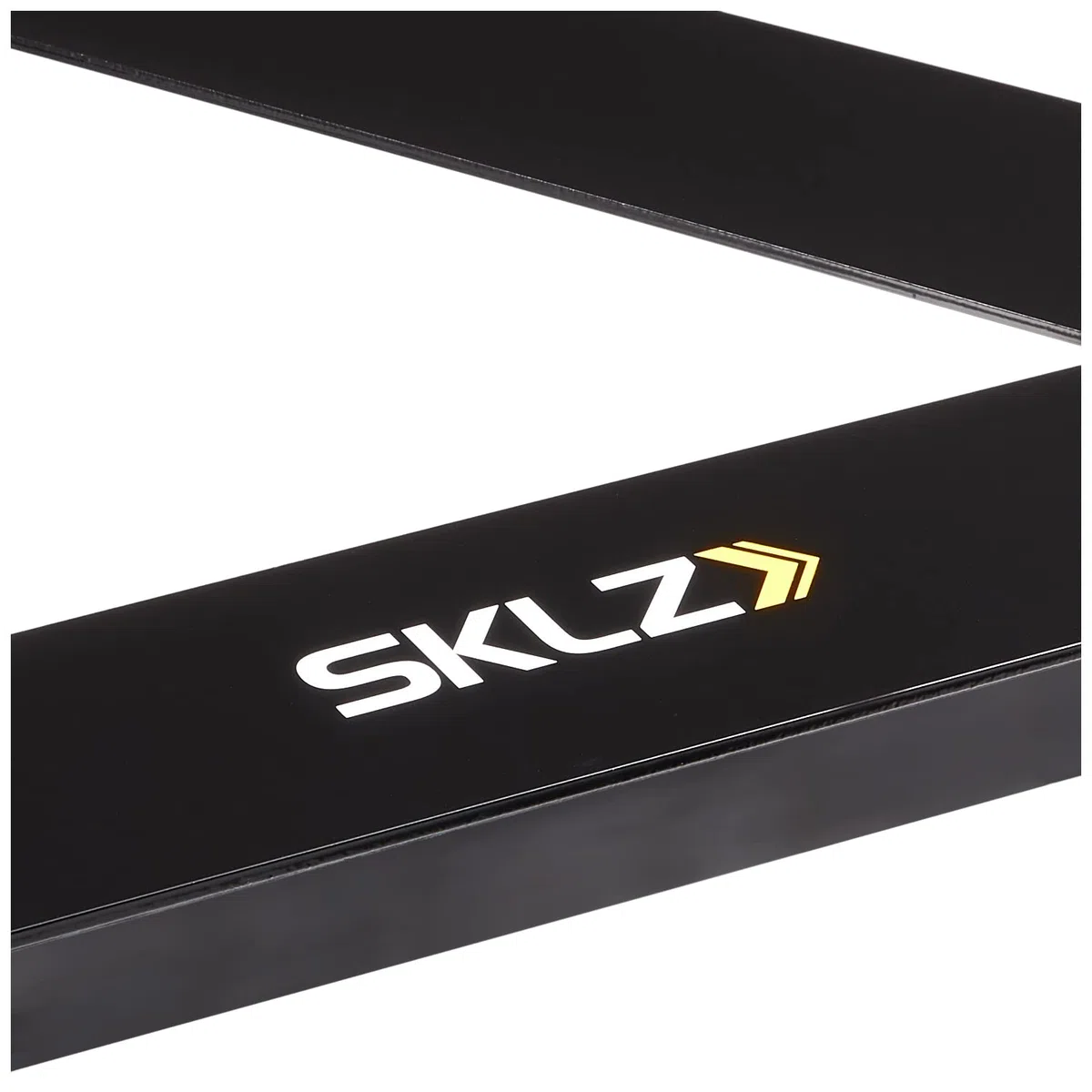 SKLZ Triangolo di Passaggio per Hockey,Struttura in Acciaio Pesante,Migliora Tiri e Passaggi,56 cm per Lato,Adatto per Allenamenti su Ghiaccio,Cemento,Piastrelle,e Pannelli di Tiro - Nero