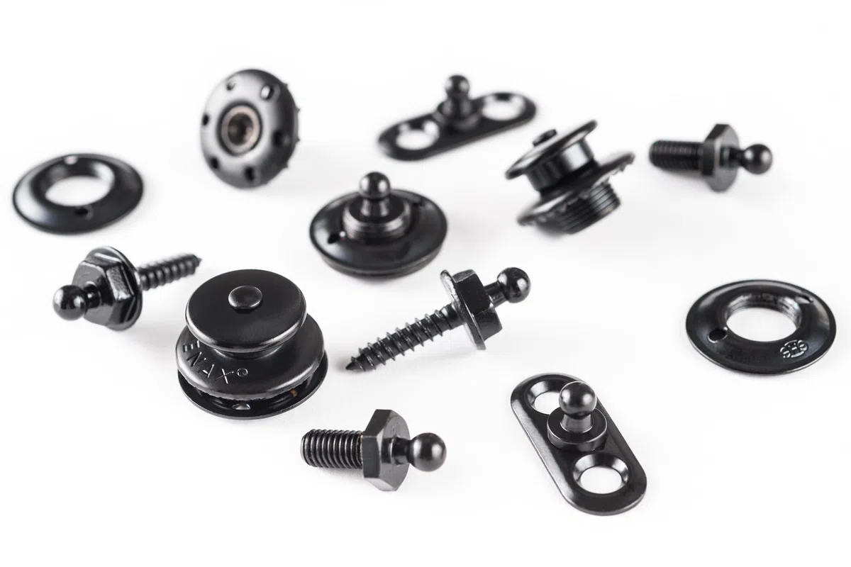 Tenax Bottoni neri 20 top + 20 parti inferiori viti filettate M5 x 10 mm + 1 chiave TENAX