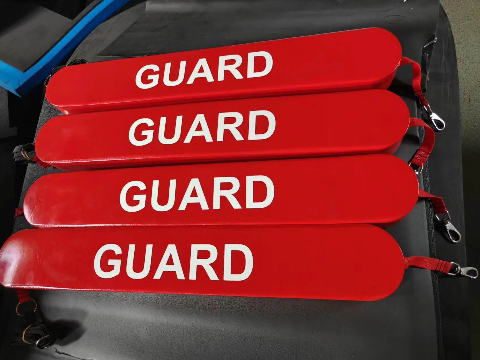 Tubo di salvataggio professionale per bagnini, rosso con testo di protezione bianca, galleggiante di sicurezza per piscine e salvataggio in spiaggia