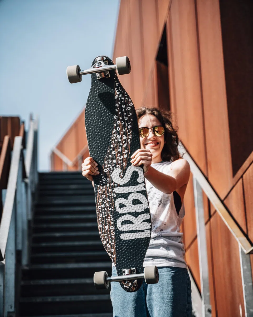 SWITCH IRBIS - Switch per longboard versatile, 97 cm, ideale per intaglio Commuting, Cruising Pumping Fiber Flex 1 Paris V2 150 mm, per ragazzi e adulti, Cruiser Made in Europe