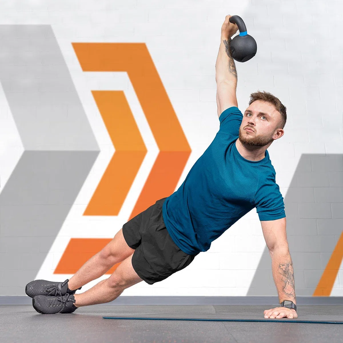 METIS Kettlebell In Ghisa - [4kg - 48 kg ] | Attrezzatura Per Palestre Professionali | Pesi In Ghisa di Alta Qualità