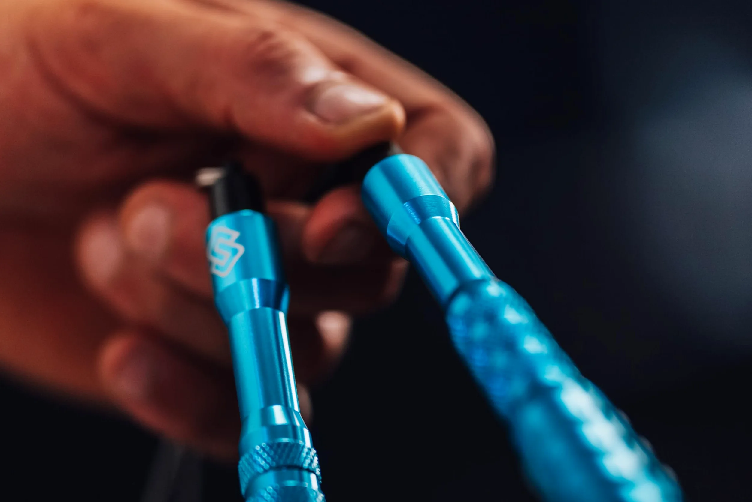 STMN Fitness - Corda da Salto REVENGE | Speed Rope Professionale Alluminio e Cavo in Acciaio 1,5 mm per Cross Training, Double Unders, WOD, Allenamento Cardio & Boxe - Unisex