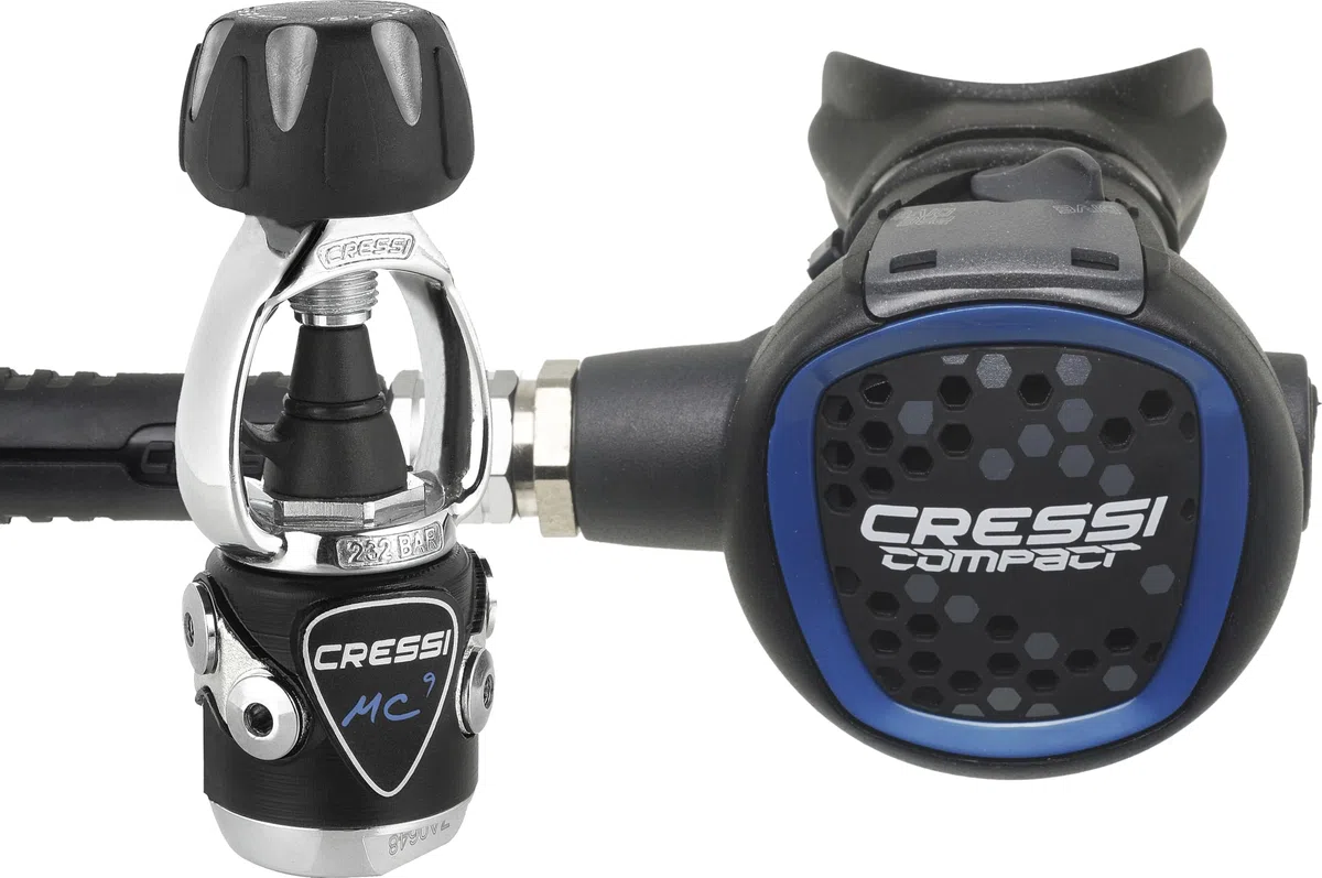 Cressi MC9/XS Compact Regulator - Erogatore per Immersioni, Disponibile in Versione INT o DIN, Adulto Unisex