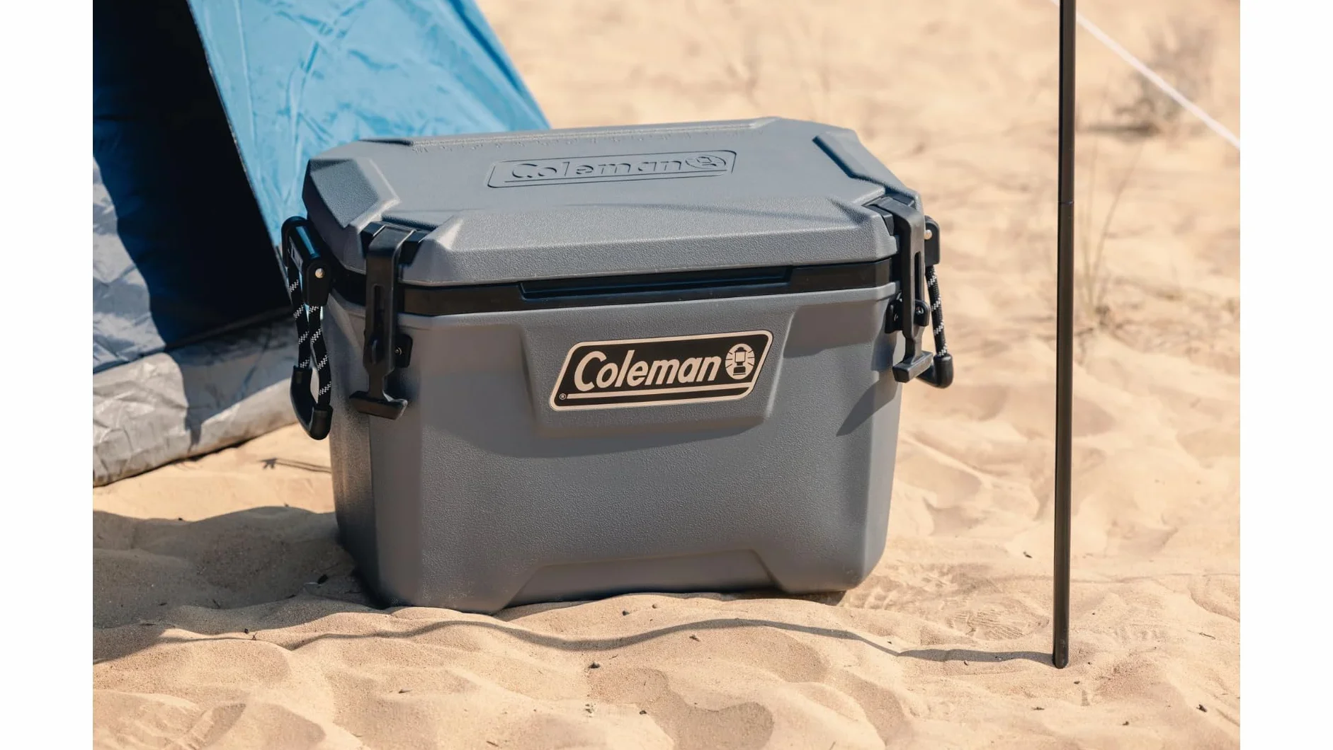 Coleman Convoy 55QT Ghiacciaie rigido isolato, 53 L, Mantiene il freddo fino a 4 giorni, Isolamento completo in schiuma, Frigorifero portatile grande