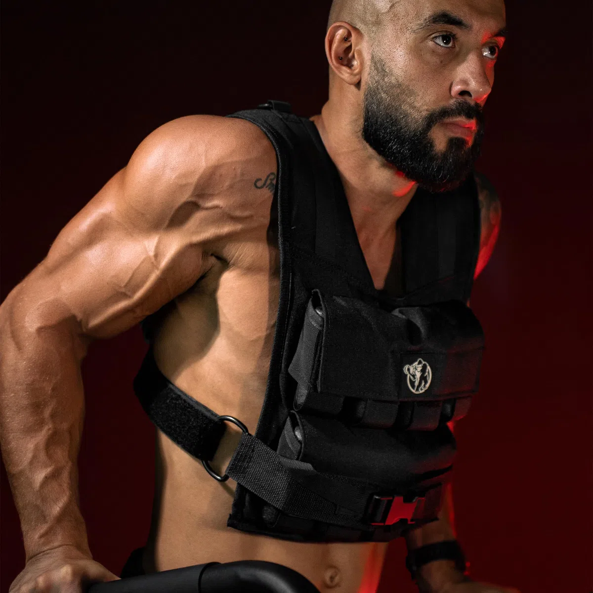 GORILLA SPORTS® Giubbotto Zavorrato - 10/20/30 kg, Regolabile, Ferro, Schiuma TPE, Nylon, Vestibilità Universale, Nero - Weighted Vest, Gilet con Pesi, Gilet Zavorrato con Pesi Inclusi