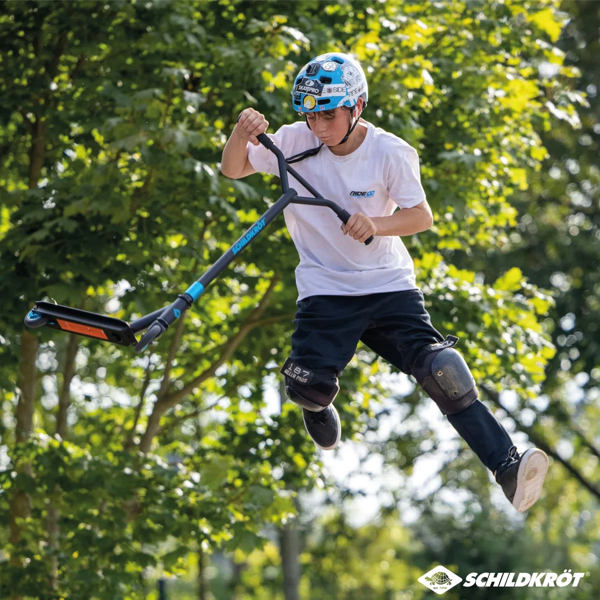 Schildkröt Untwist Stunt Scooter, Ottimo Monopattino con Compressione HIC e Cerchio in Alluminio, Ruote in PU da 100 mm, per Acrobazie e Manovre Ambiziose