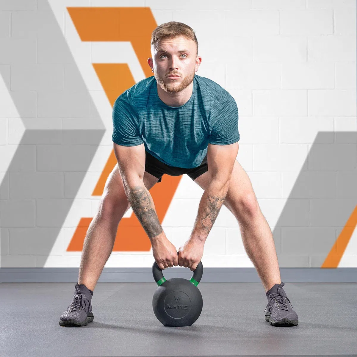 METIS Kettlebell In Ghisa - [4kg - 48 kg ] | Attrezzatura Per Palestre Professionali | Pesi In Ghisa di Alta Qualità