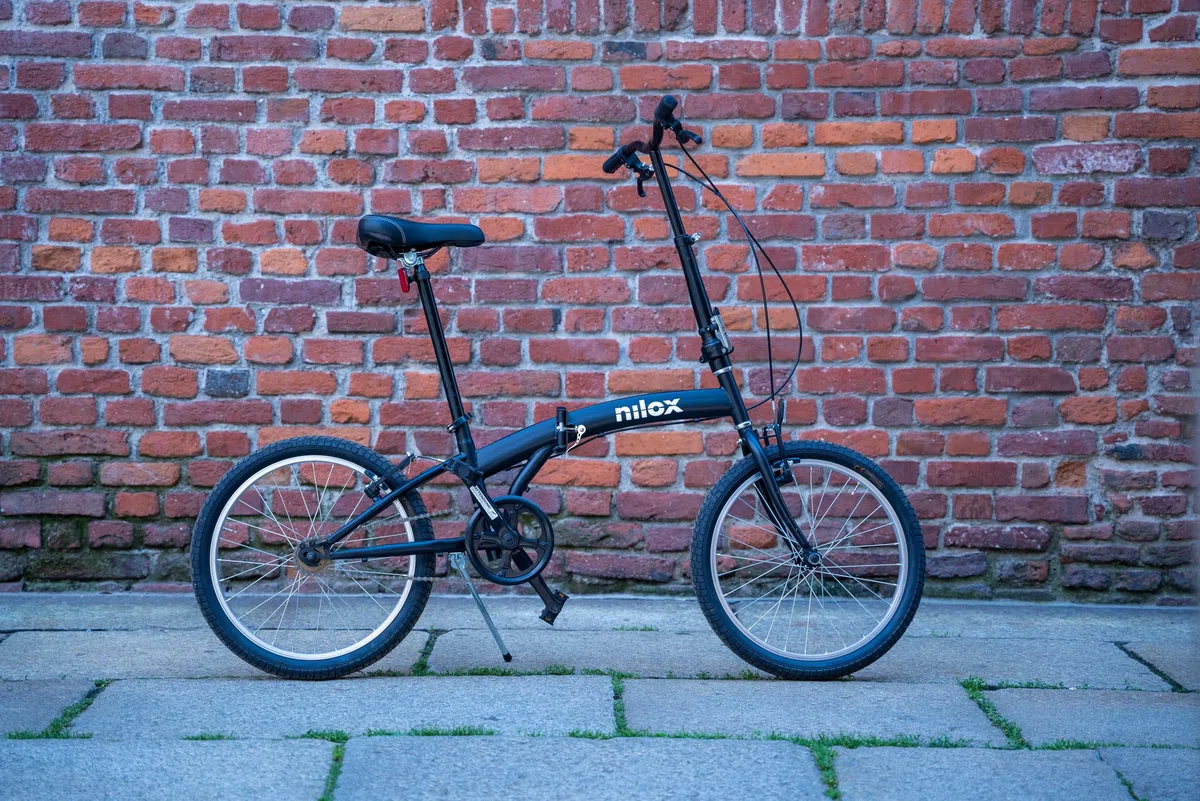 Nilox, Bike X0, Bici Pieghevole, Facile da Trasportare, Design Moderno, con Telaio Opaco in Acciaio, Bicicletta Leggera, 12 kg di Peso, con Cerchi in Alluminio da 20"