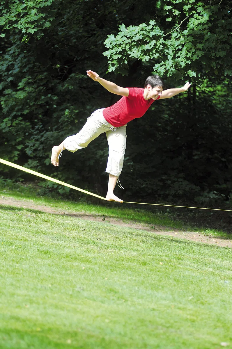 HUDORA Gioco di abilitá Slackline con L'Albero di Protezione Corteccia