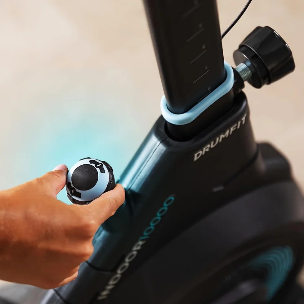Cecotec Cyclette Indoor Compact con Volano d'Inerzia 10 Kg DrumFit Indoor 10000 Race, Display LCD, Supporto Dispositivi, Cardiofrequenzimetro, Resistenza a Frizione, Sella e Manubrio Regolabili