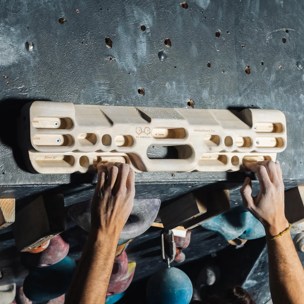 YY Vertical Verticalboard Evo – Trave di arrampicata per arrampicatori esperti – Hangboard Completo, tavola da arrampicata con prese, barra di trazione, sollevamento pesi e rinforzo