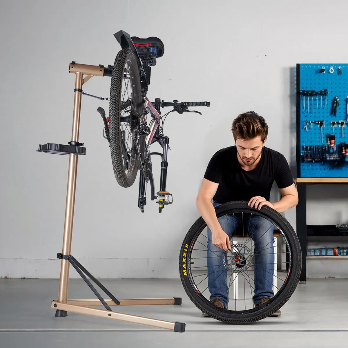 VEVOR Supporto per Riparazione Bici 940 x 795 x 1700 mm Supporto da Lavoro per Bici Resistente, Carico Nominale di 49,9 kg con Altezza Regolabile 1025 a 1510 mm e Ampio Vassoio Portautensili
