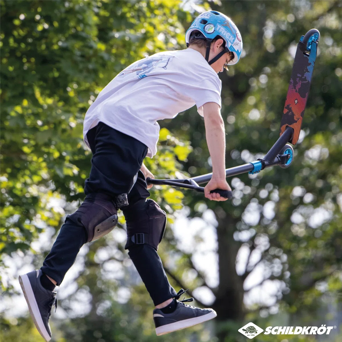 Schildkröt Untwist Stunt Scooter, Ottimo Monopattino con Compressione HIC e Cerchio in Alluminio, Ruote in PU da 100 mm, per Acrobazie e Manovre Ambiziose