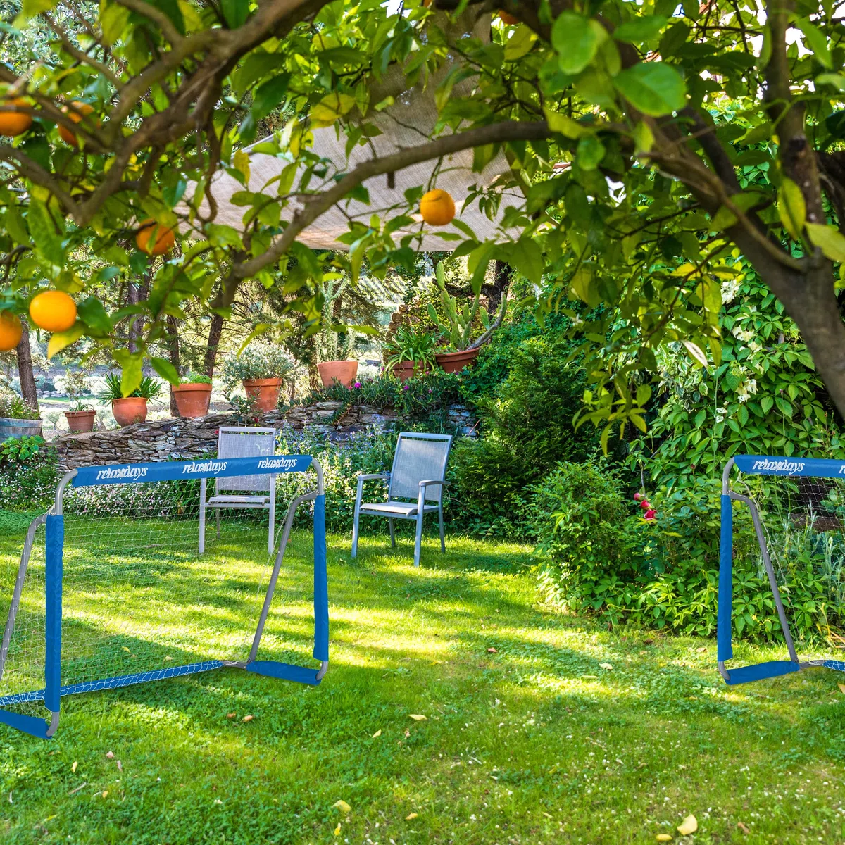 Relaxdays Porte da Calcio, Giardino, Set da 2 per Calcetto, Adulti e Bambini, in Metallo, con Rete, 110x150x75 cm, Blu