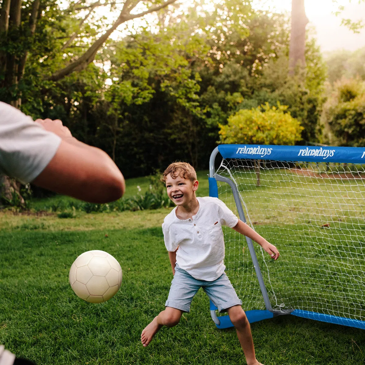 Relaxdays Porte da Calcio, Giardino, Set da 2 per Calcetto, Adulti e Bambini, in Metallo, con Rete, 110x150x75 cm, Blu