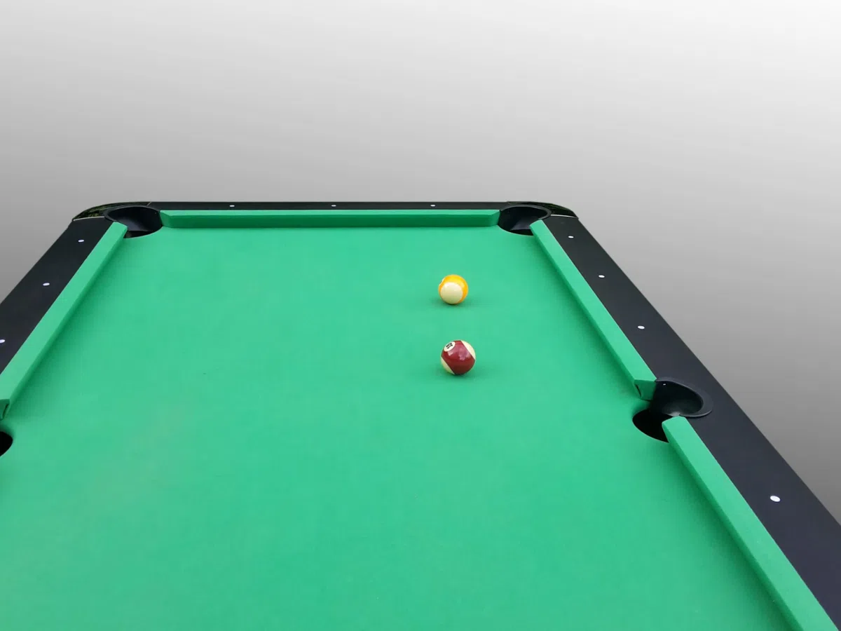 NG Biliardi - Tavolo da Biliardo Black Norman Light (216 cm), Pre-Montato, con Sistema di Ritorno Biglie e Regolatori di Livello, Panno Professionale Verde, Regolamentare